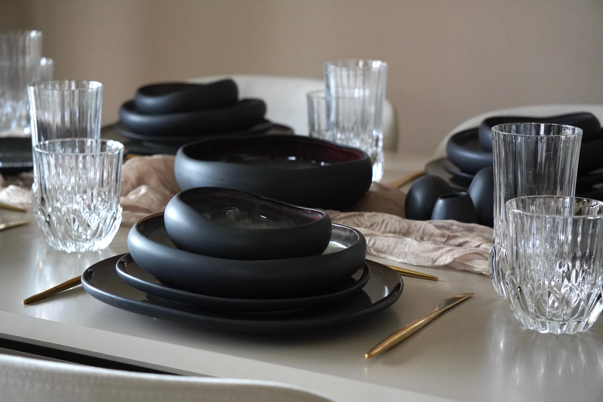 KARACA SERVICE DE TABLE GALACTIC BLACK 59 PIECES - ALINDA HOME