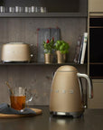 SMEG BOUILLOIRE ANNEE 50 | 1.7L | OR MAT