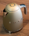 SMEG 50s STYLE KETTLE | 1.7L | MATTE GOLD