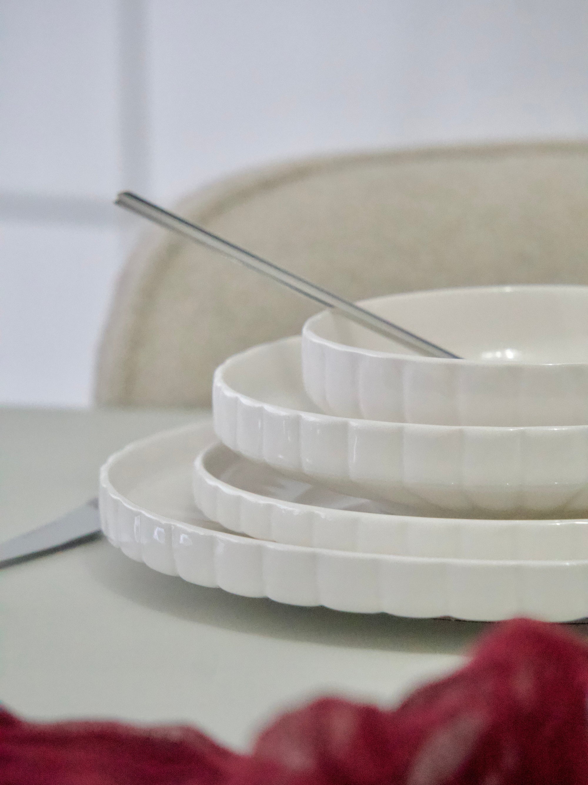 Comment prendre soin de sa vaisselle en porcelaine : conseils essentiels pour la faire durer