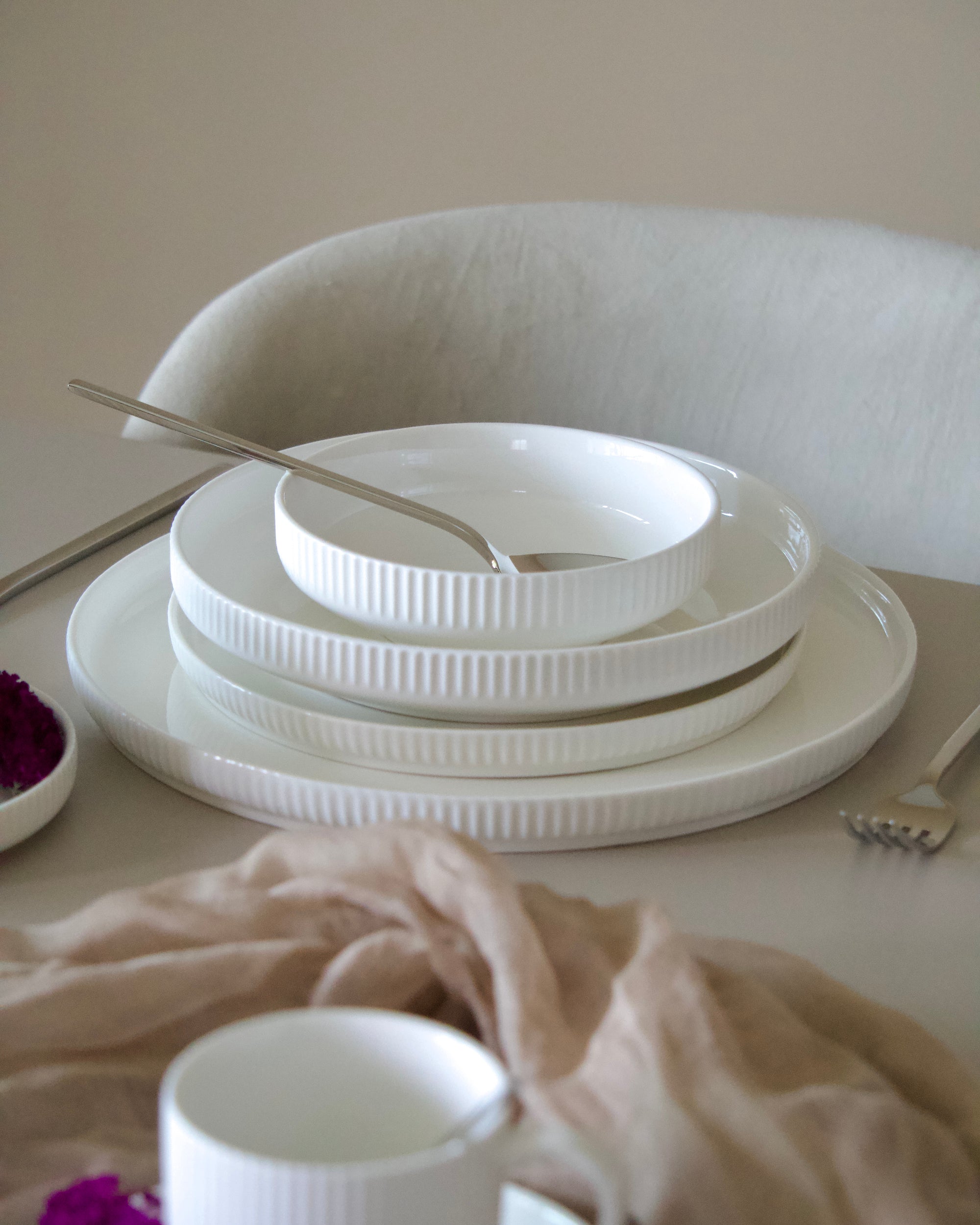 BRICARD SERVICE DE TABLE REVEL 25 PIECES 6 PERSONNES - ALINDA HOME 