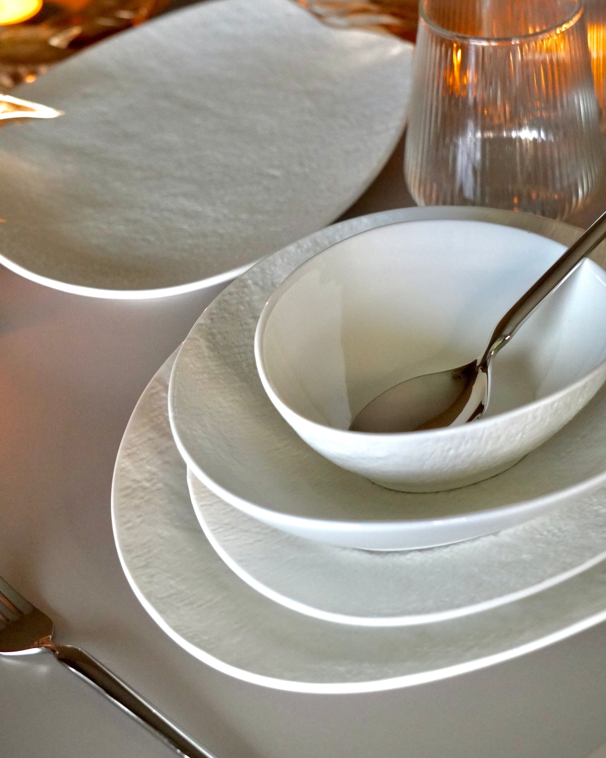 SERVICE DE TABLE AYDA 6 PERSONNES 27 PIECES