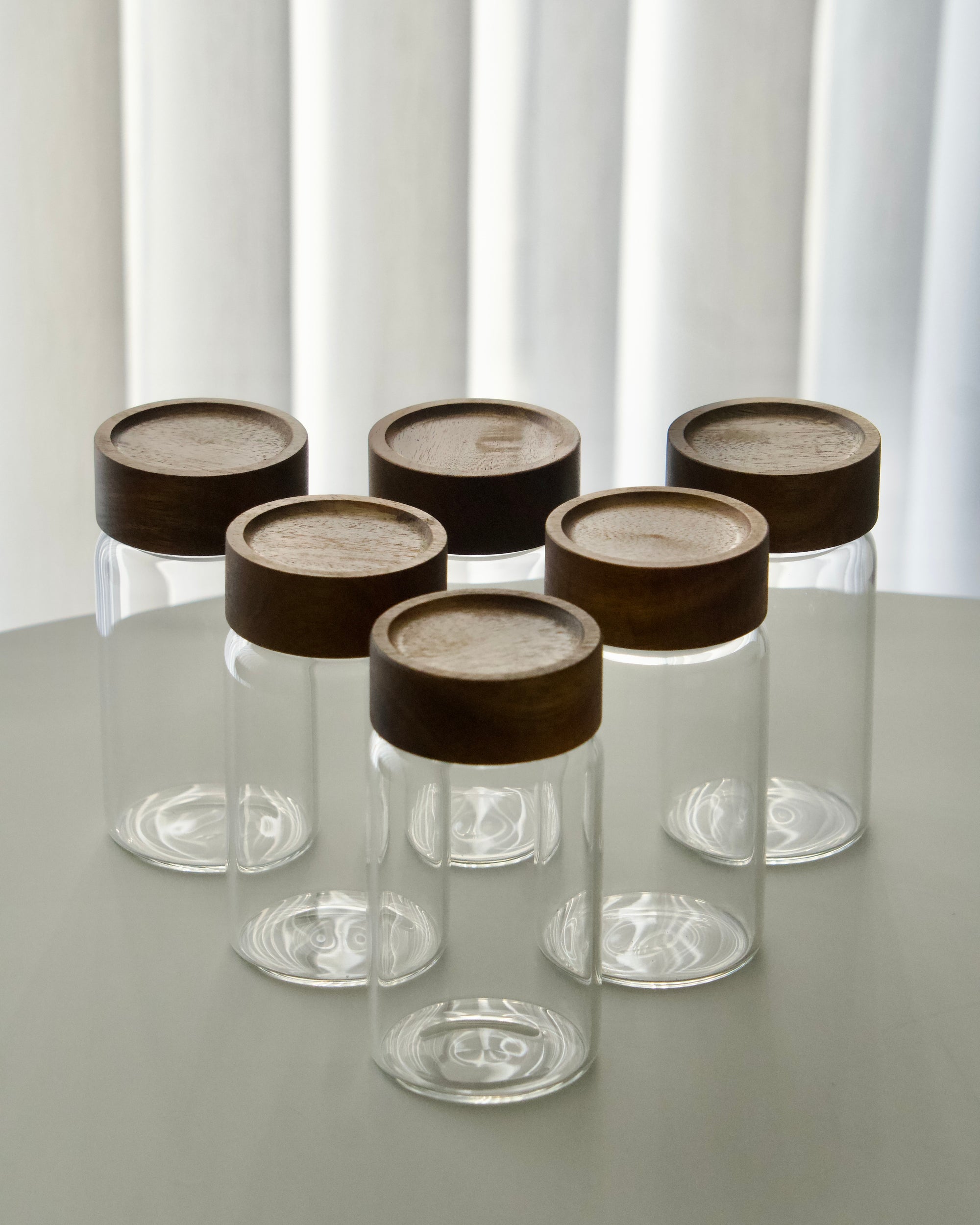 LOT DE 6 POT A EPICES EN VERRE ET BOIS D ACACIA 6.5X12CM