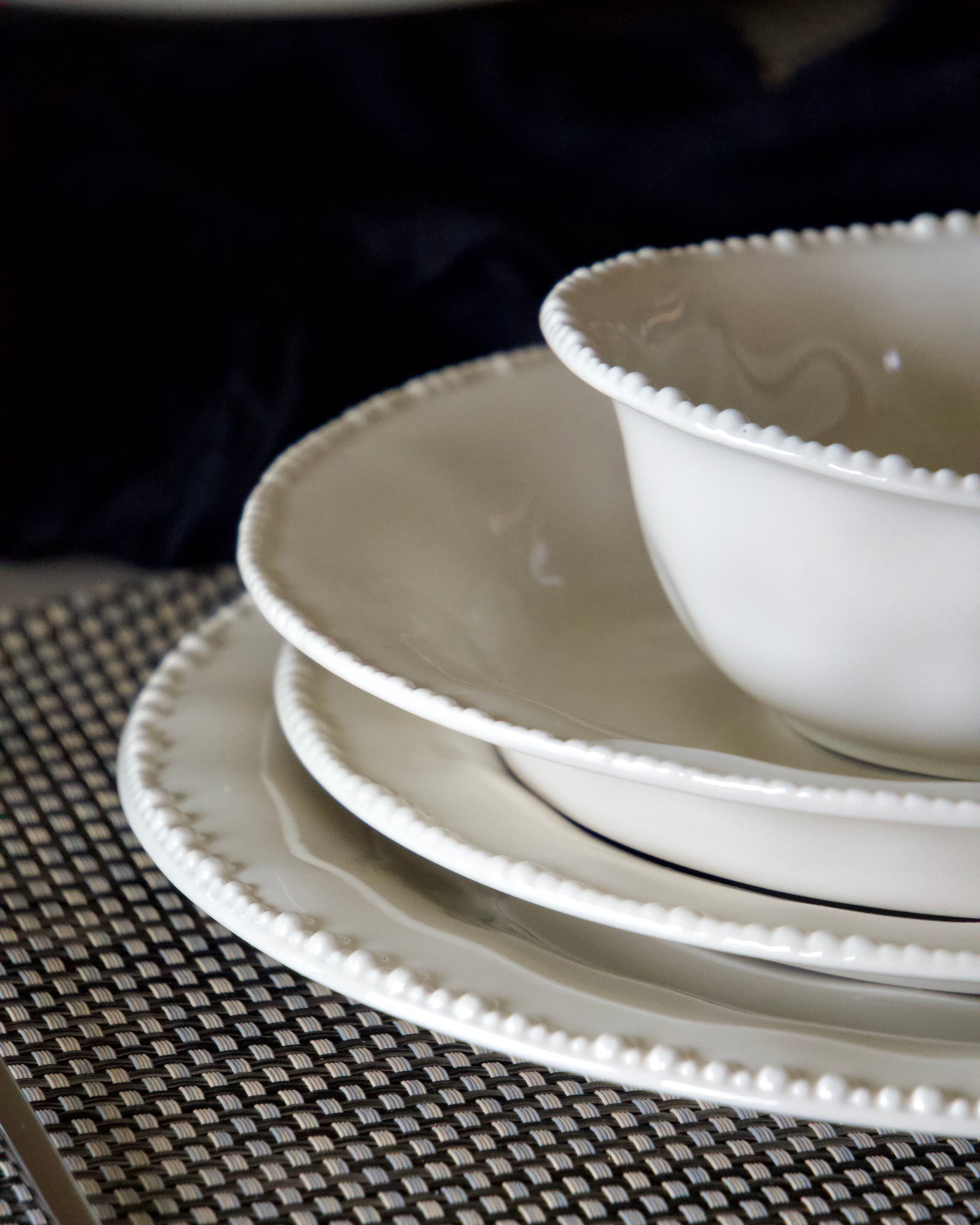 BAVARY SERVICE DE TABLE PEARLS BEIGE 24 PIECES 6 PERSONNES - ALINDA HOME