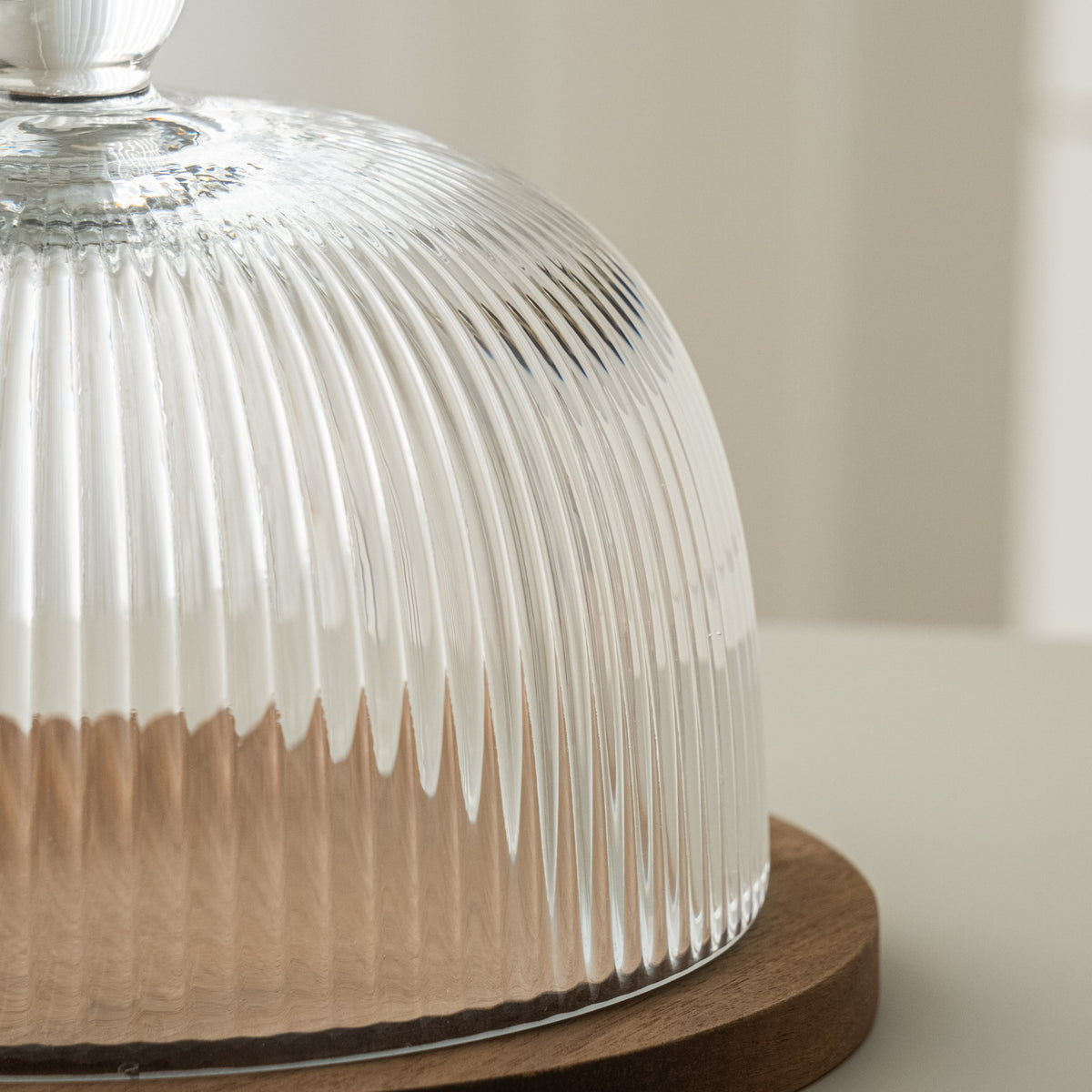 CLOCHE A GATEAU VERRE &amp; ACACIA DIA RIPPLE | 25.5CM