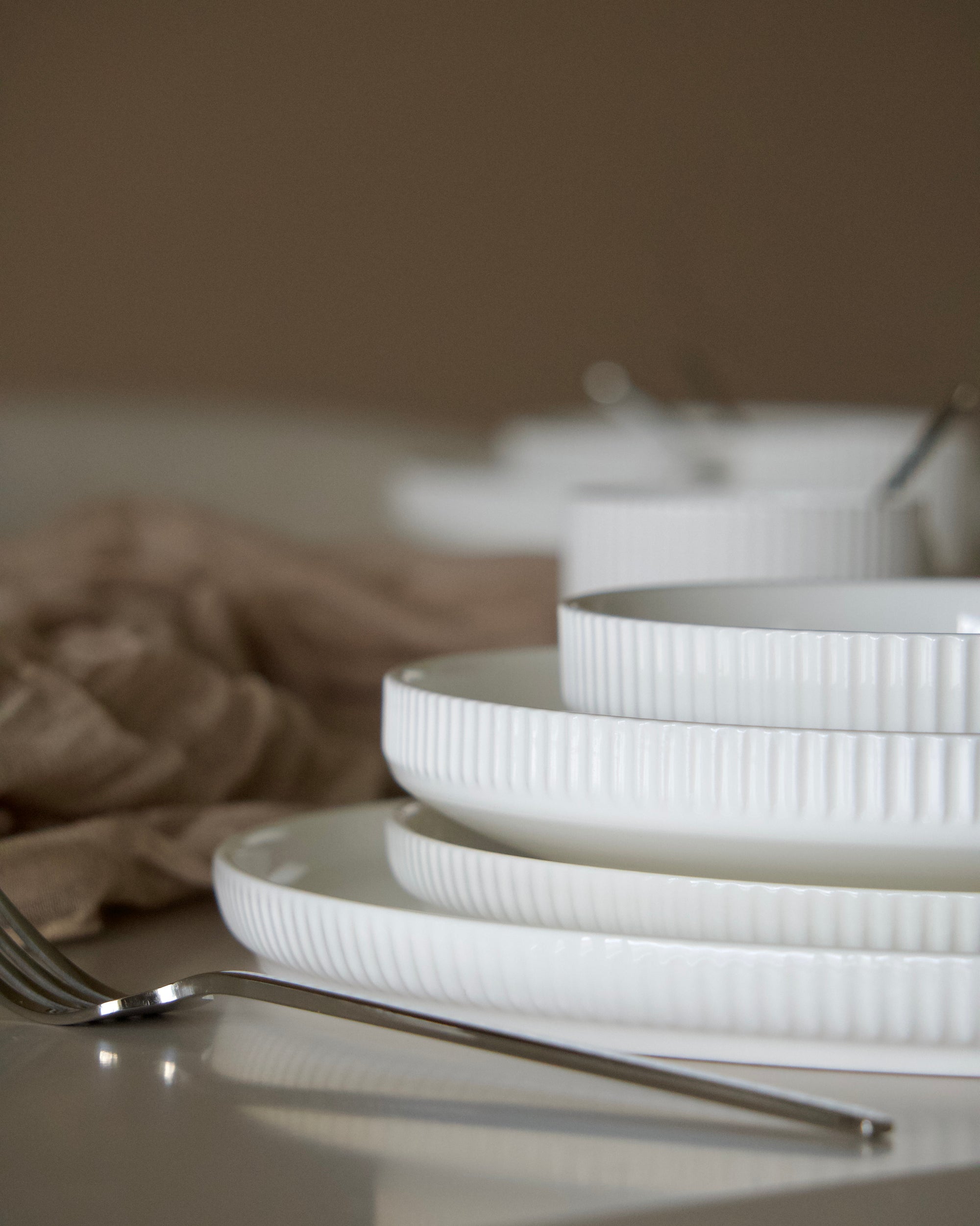 BRICARD SERVICE DE TABLE REVEL 25 PIECES 6 PERSONNES - ALINDA HOME 