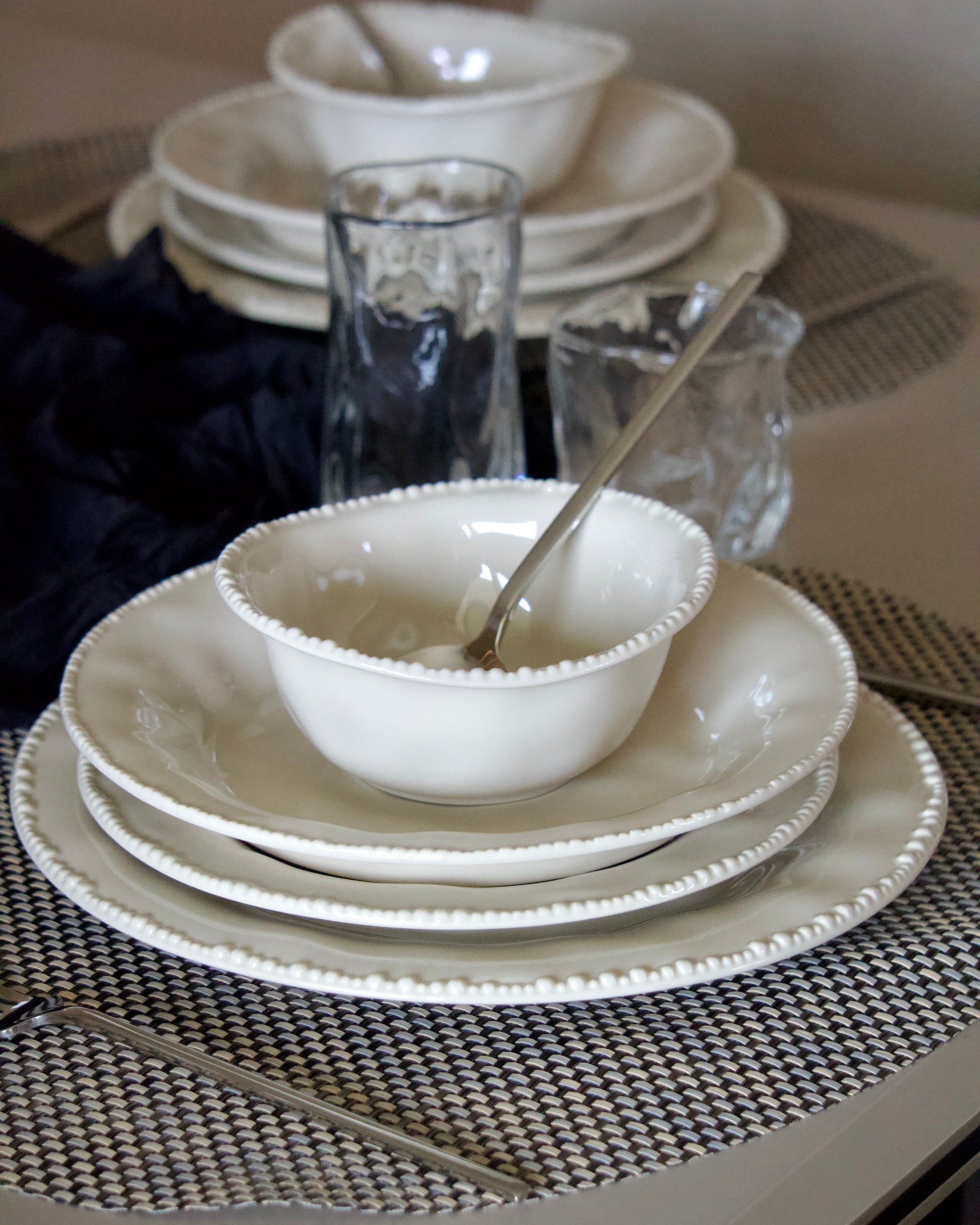 BAVARY SERVICE DE TABLE PEARLS BEIGE 24 PIECES 6 PERSONNES - ALINDA HOME