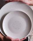 KARACA FOREVER BONE SERVICE DE TABLE ARTISTE 53 PIECES 12 PERSONNES