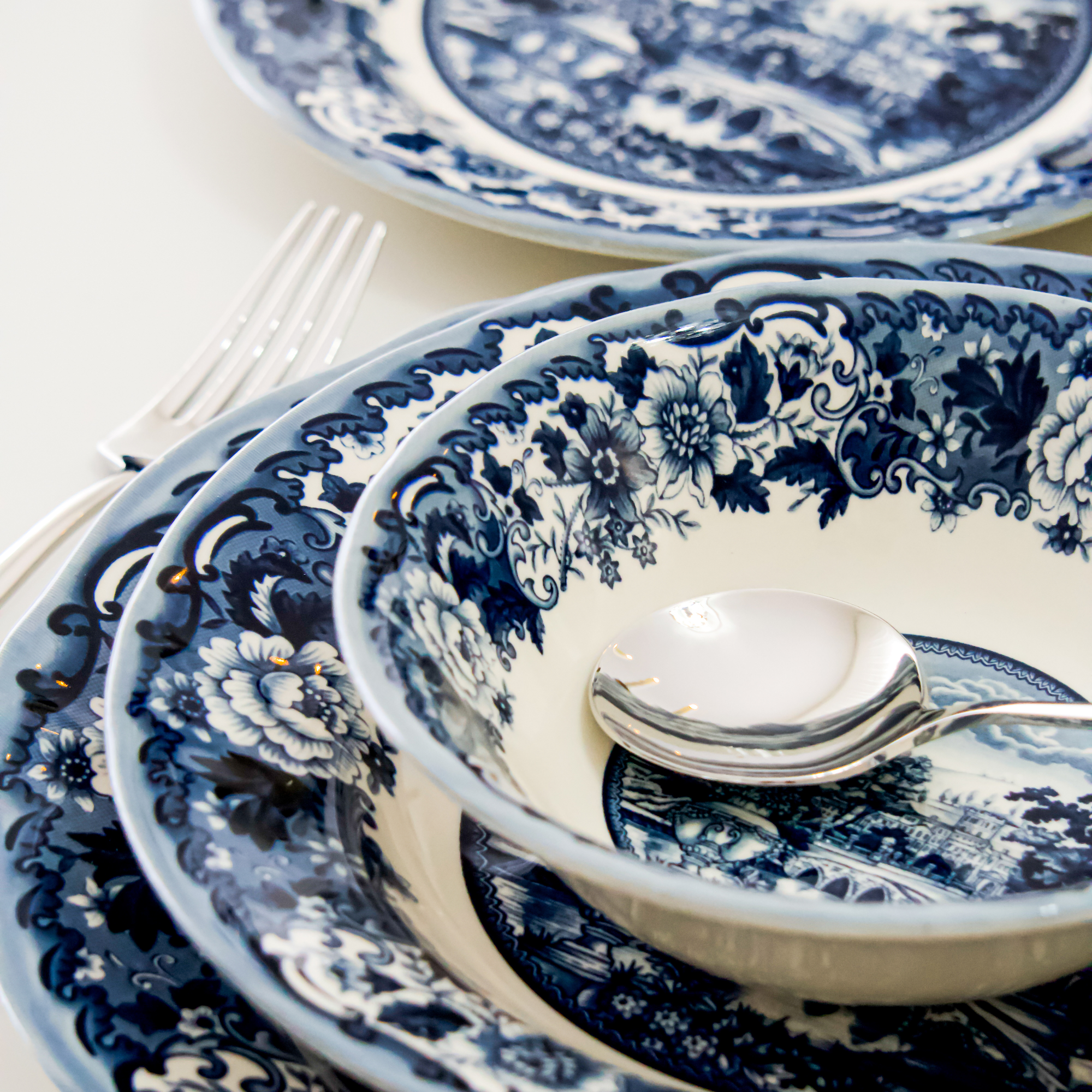 KARACA SERVICE DE TABLE OLD TOWN 24 PIECES 6 PERSONNES