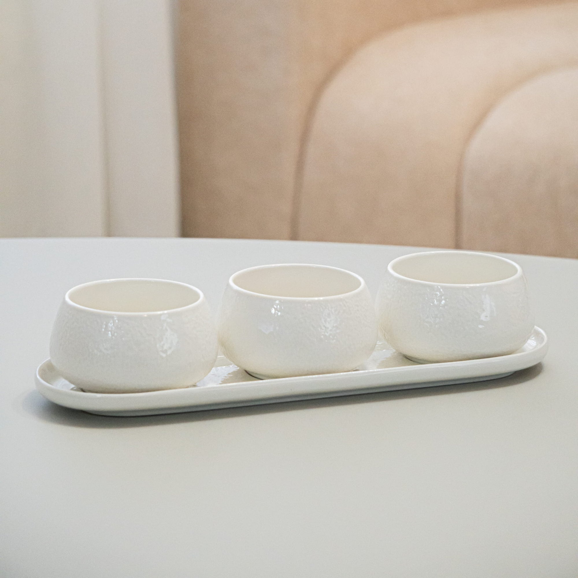 SET OF 3 NEW MOON BOWLS WITH STAND