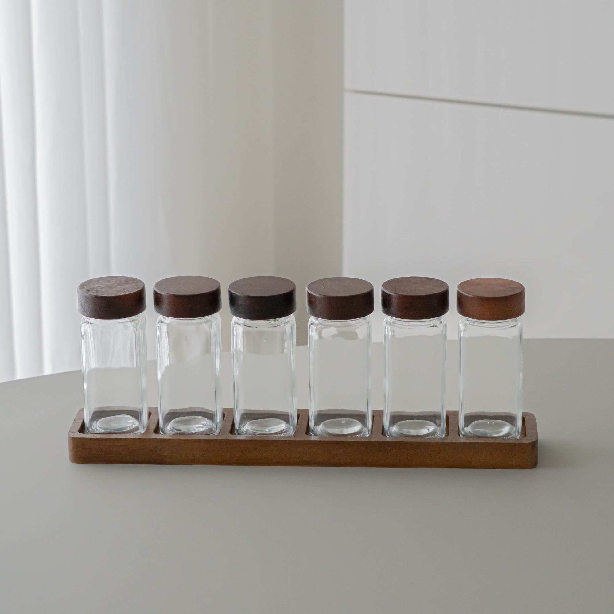 LOT DE 6 POTS A EPICES AVEC SUPPORT ACACIA JAR | 7 PIECES