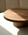 PLAT A TARTE A RAYURES EN BOIS D ACACIA 30CM