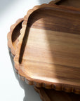 PLATEAU A BORD ONDULÉ EN BOIS D ACACIA 34X20CM