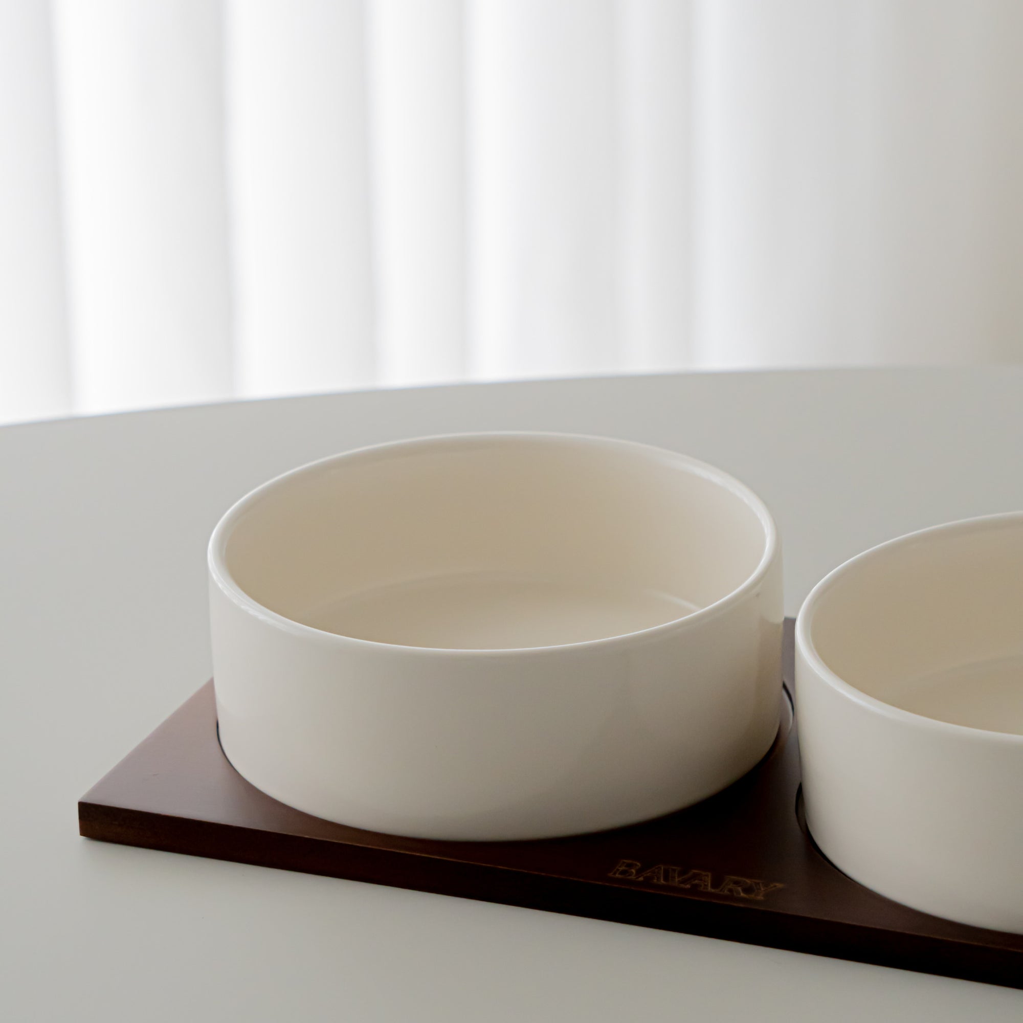 PLATEAU A MEZZE PORCELAINE &amp; ACACIA SORA