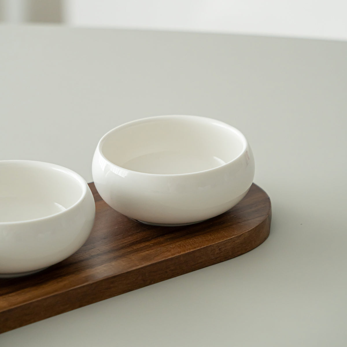 PLATEAU APERITIF PORCELAINE &amp; ACACIA BELICIA LITTLE | 3 BOLS | 1 PLATEAU