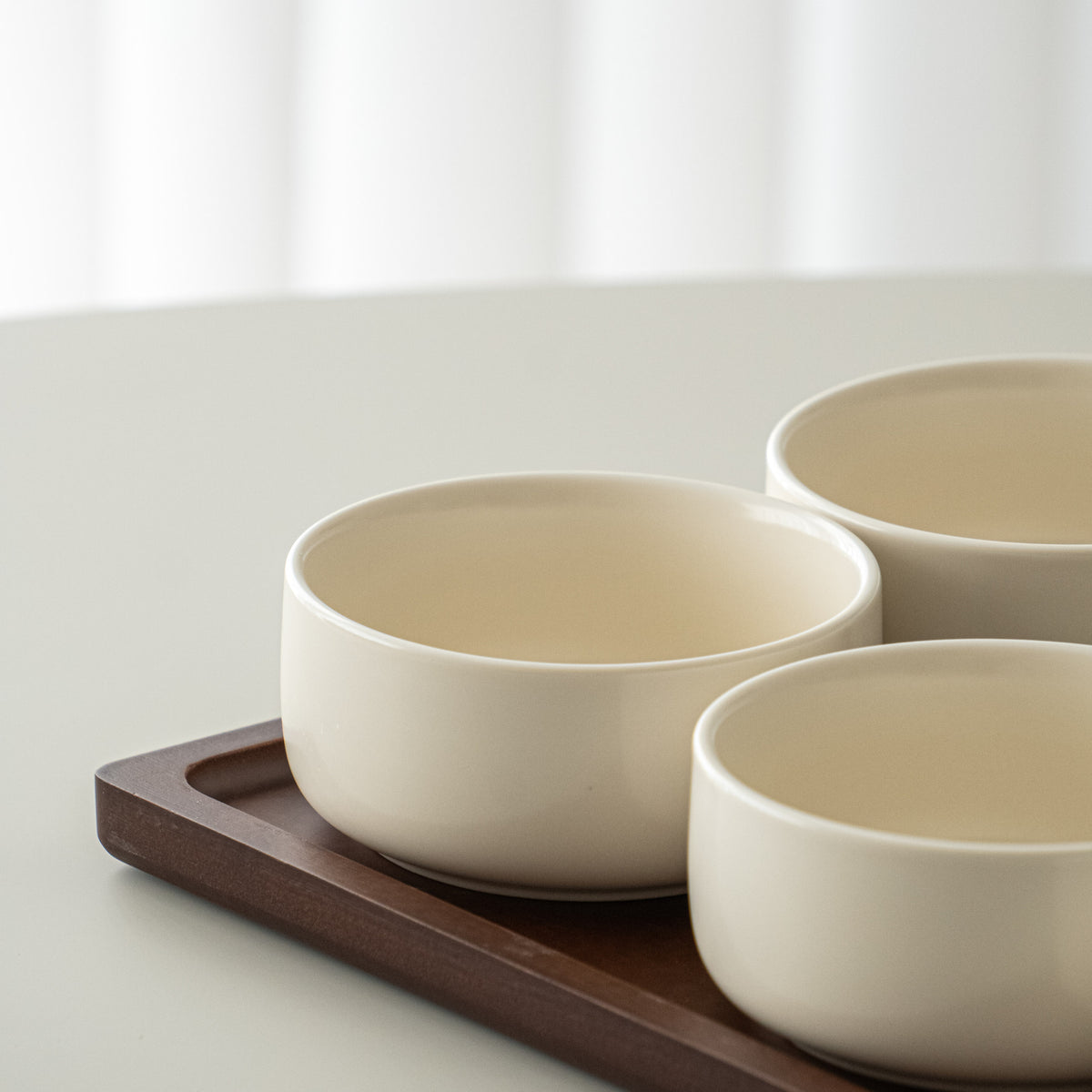 PLATEAU APERITIFS SORA | ACACIA &amp; PORCELAINE | 7 PIECES