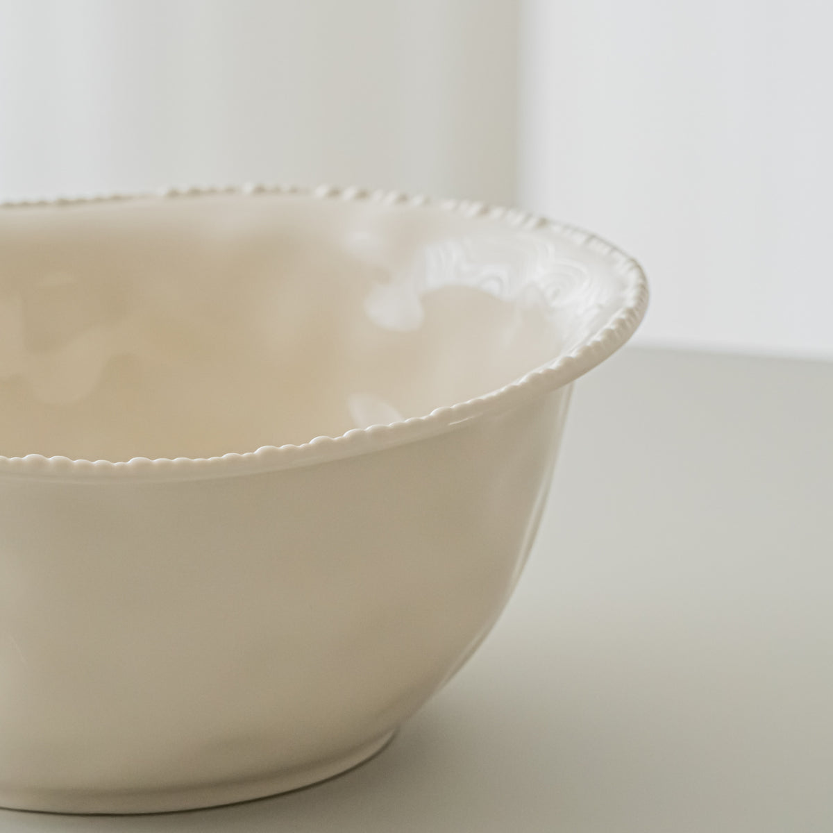 SALADIER PEARLS CREME | 22.8CM