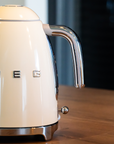 SMEG 50s STYLE KETTLE | 1.7L | CREAM GLOSSY