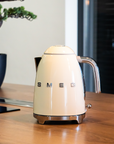 SMEG 50s STYLE KETTLE | 1.7L | CREAM GLOSSY