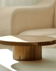 PLAT A TARTE A RAYURES EN BOIS D'ACACIA | 30CM
