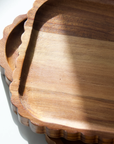 PLATEAU A BORD ONDULÉ EN BOIS D'ACACIA | 34X20CM
