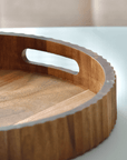 PLATEAU A RAYURES EN BOIS D'ACACIA | 35.5CM