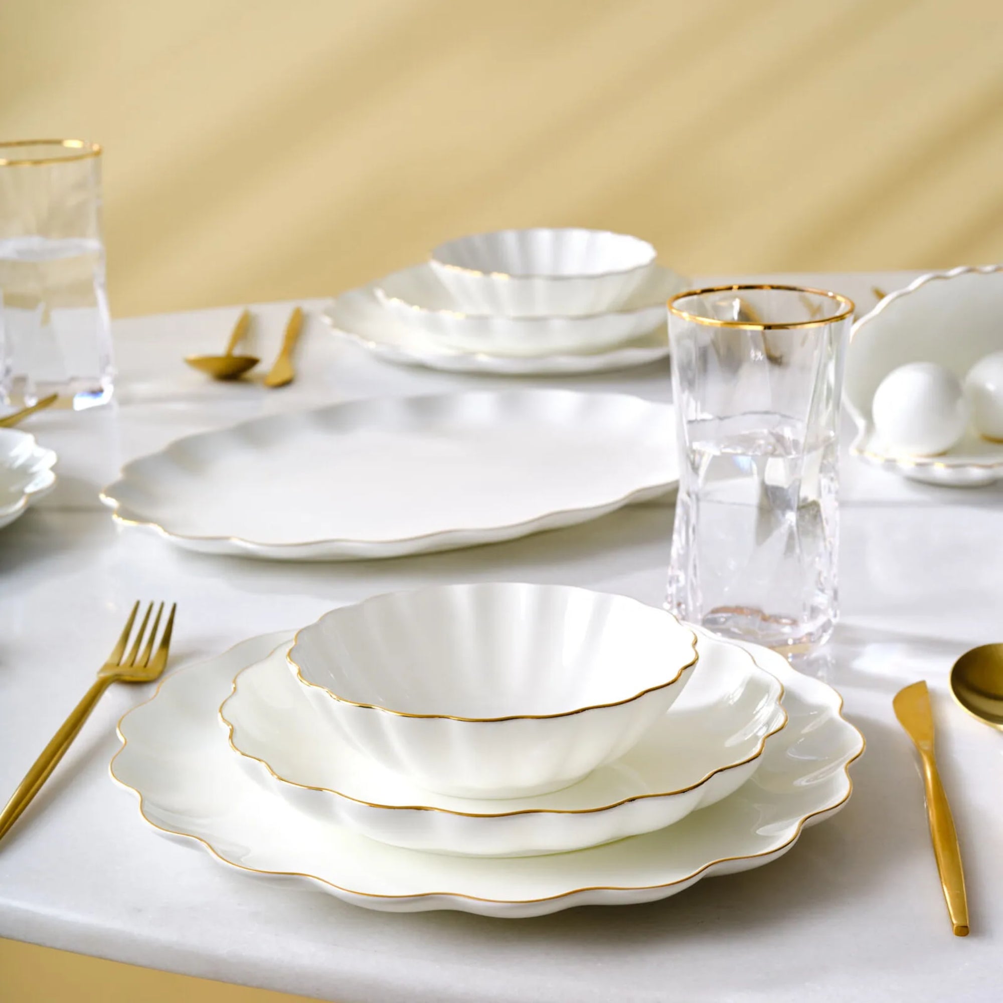 KARACA SERVICE DE TABLE FINE PEARL EXTRA SHELL GOLD | 55 PIECES | 12 PERSONNES