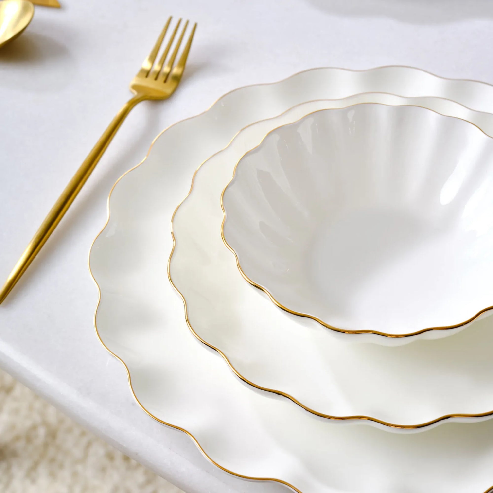 KARACA SERVICE DE TABLE FINE PEARL EXTRA SHELL GOLD | 55 PIECES | 12 PERSONNES