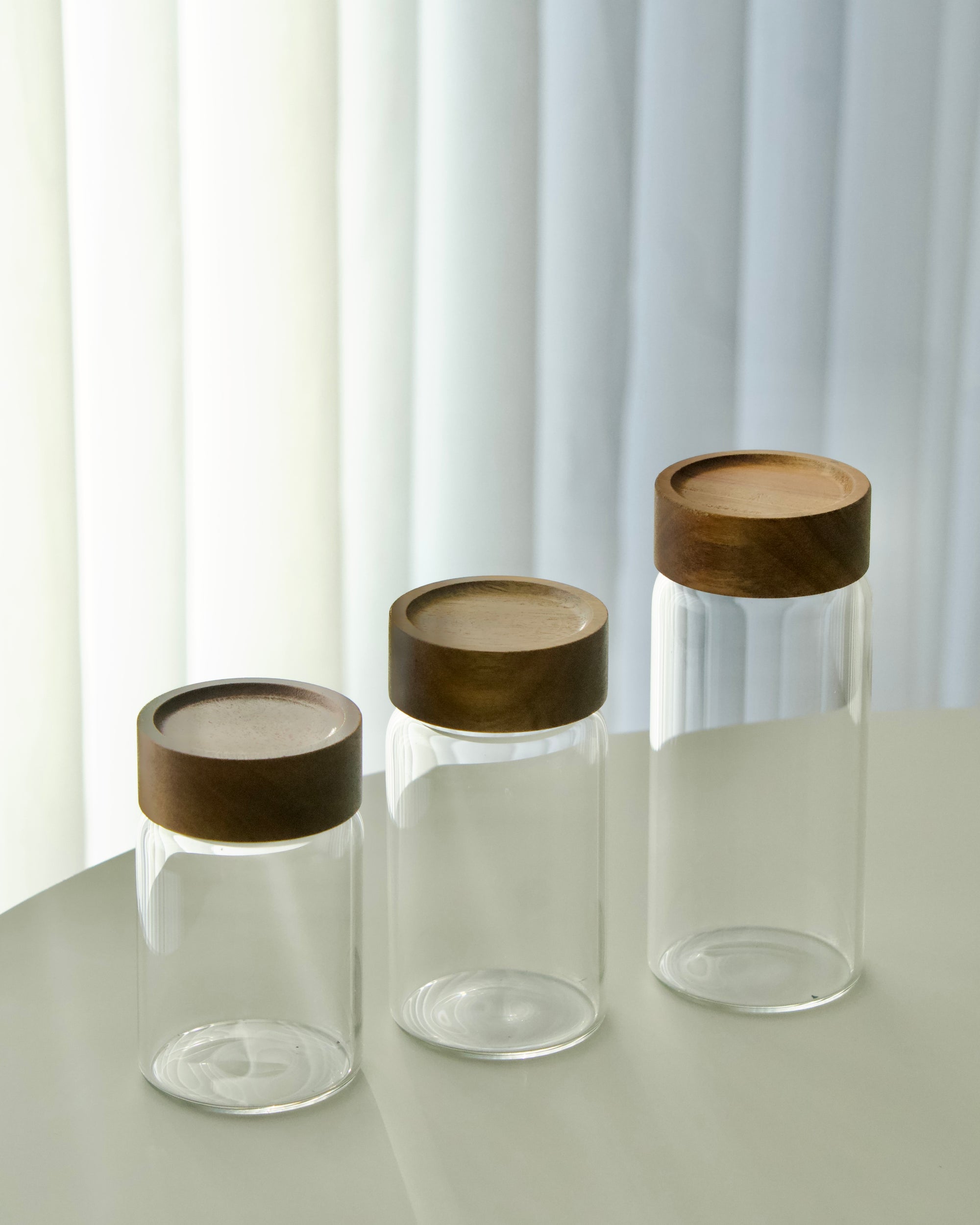 LOT DE 6 POT A EPICES EN VERRE ET BOIS D ACACIA 6.5X15CM